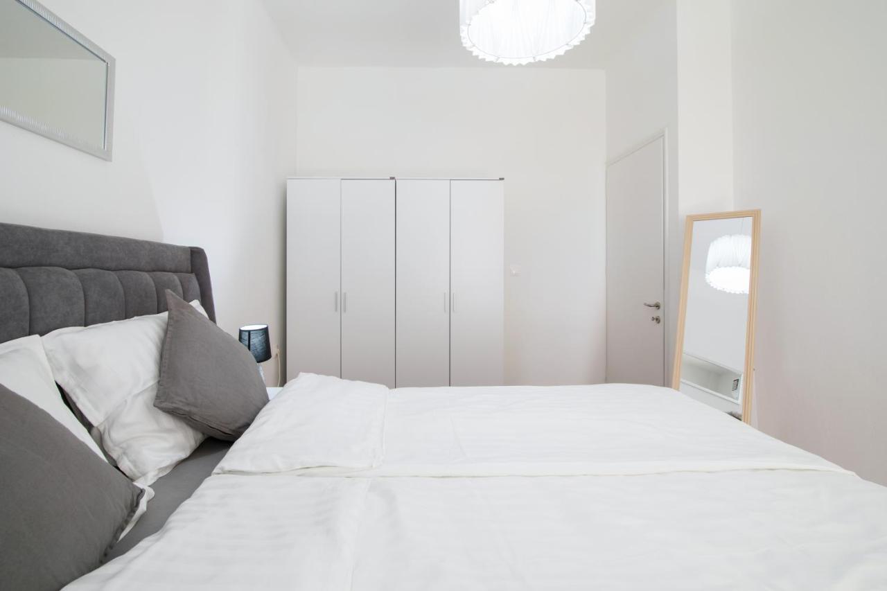Midtown Apartment By Corfuescapes *