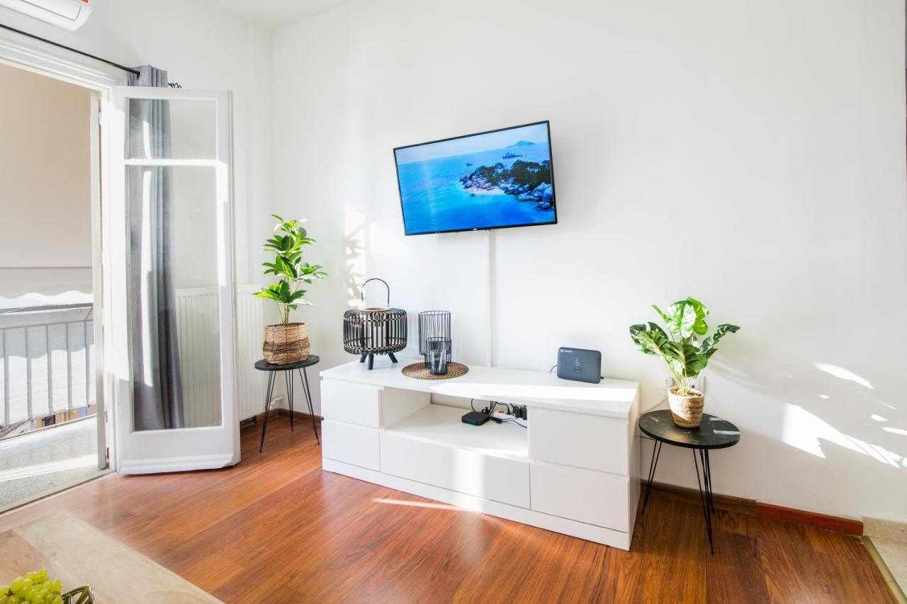 Midtown Apartment By Corfuescapes
