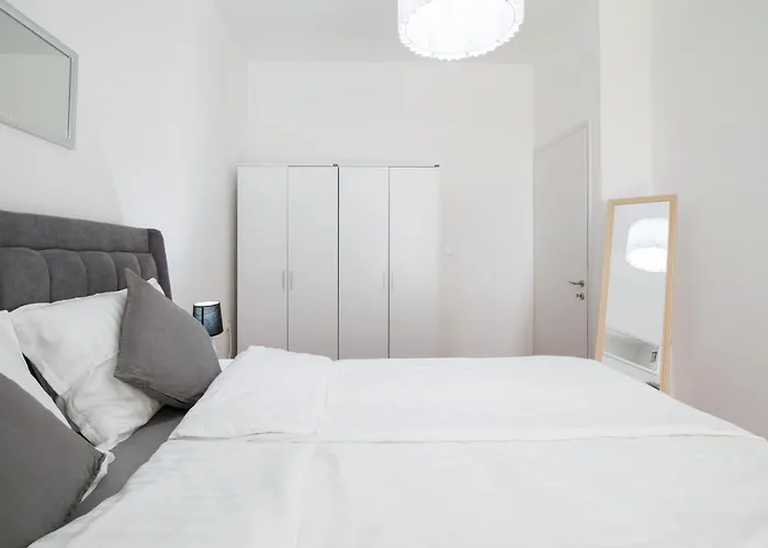 Midtown Apartment By Corfuescapes